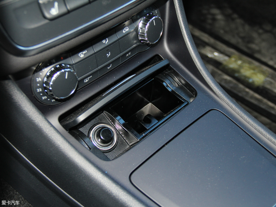 2016YCLA CLA 260 4MATIC