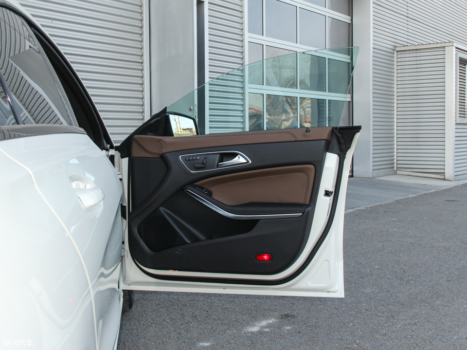 2016YCLA CLA 260 4MATIC