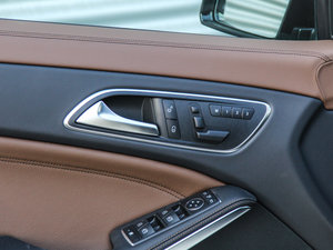 2016��CLA 260 4MATIC ���g����