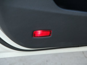 2016��CLA 260 4MATIC ���g����