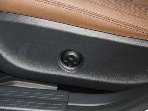 2016��CLA 260 4MATIC ���g����