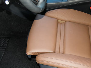 2016��CLA 260 4MATIC ���g����