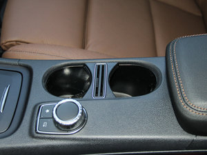 2016��CLA 260 4MATIC ���g����