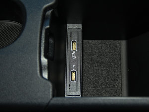 2016��CLA 260 4MATIC ���g����