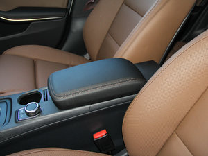 2016��CLA 260 4MATIC ���g����