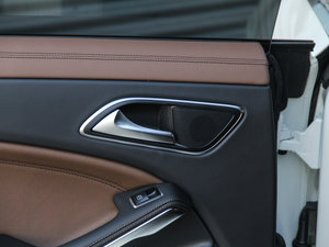 2016��CLA 260 4MATIC ���g����