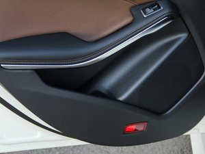 2016��CLA 260 4MATIC ���g����