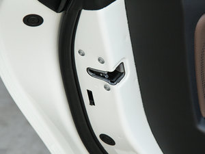 2016��CLA 260 4MATIC ���g����