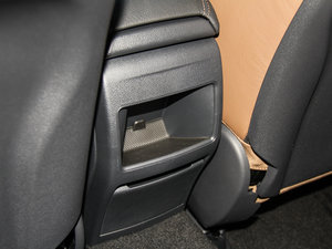 2016��CLA 260 4MATIC ���g����