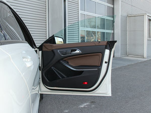 2016��CLA 260 4MATIC ���g����