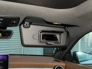 2016��CLA 260 4MATIC ���g����