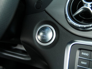 2016��CLA 260 4MATIC �п؅^