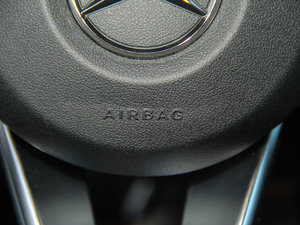 2016��CLA 260 4MATIC �п؅^