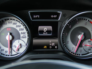 2016��CLA 260 4MATIC �п؅^