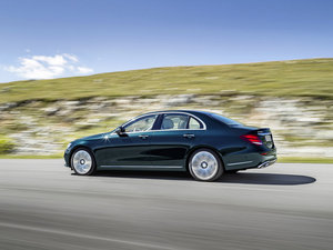 2016��E 350e ���w���^