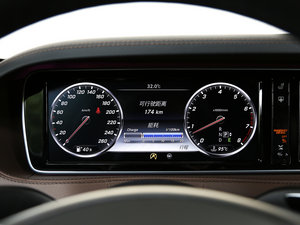 2016款S 500L 4MATIC 仪表