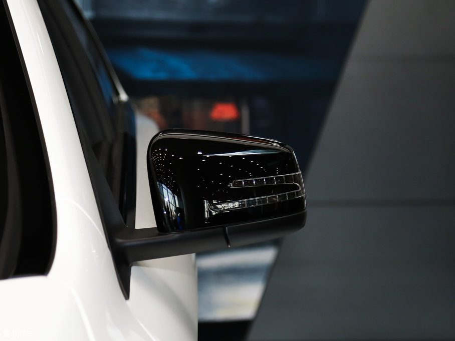 2017YCLA CLA 220 4MATIC