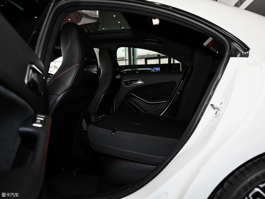 2017YCLA CLA 220 4MATIC