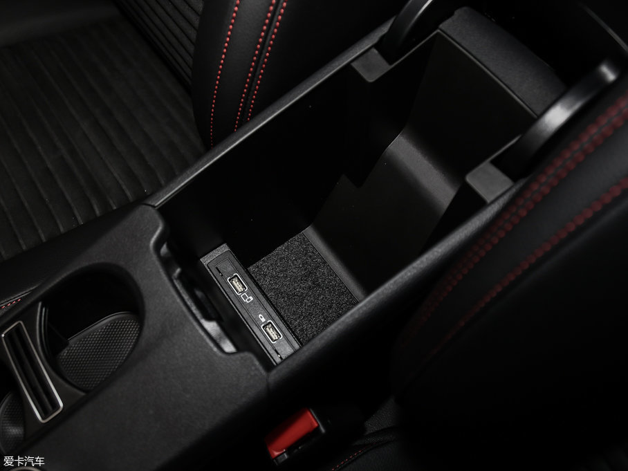 2017YCLA CLA 220 4MATIC