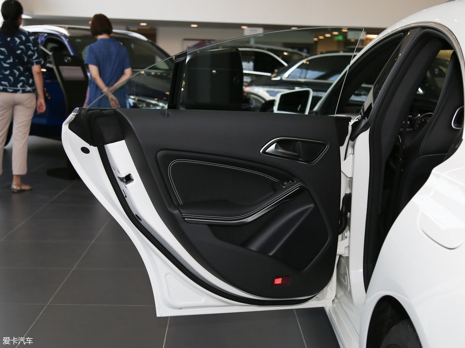 2017YCLA Ŀ CLA 200 (dng)