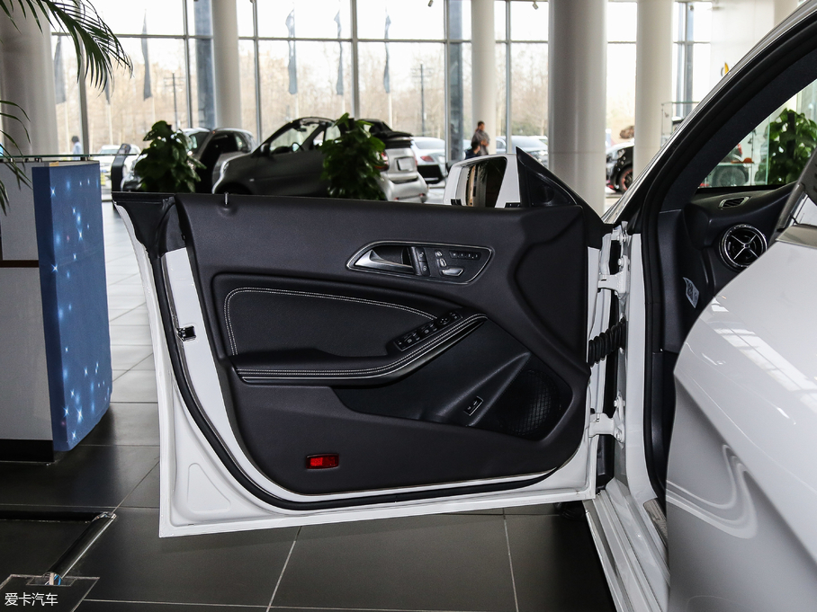 2017YCLA Ŀ CLA 200 r