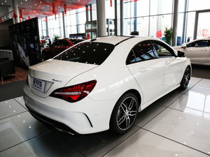 2017款CLA 220 4MATIC 左后45度