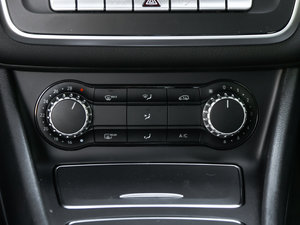 2017��CLA 180 �п؅^