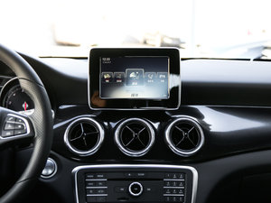 2017��CLA 180 �п؅^