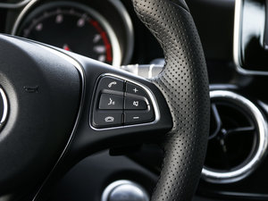 2017��CLA 180 �п؅^