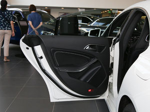 2017Ŀ CLA 200 Ӹ ܇T