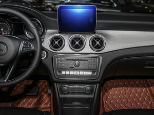 2017Ŀ CLA 200 Ӹ п_