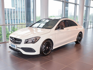 2017款CLA 260 4MATIC 左前45度
