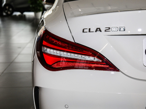 2017Ŀ CLA 200 r ^