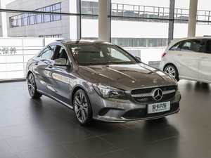 2017款改款 CLA 200 动感型 整体外观