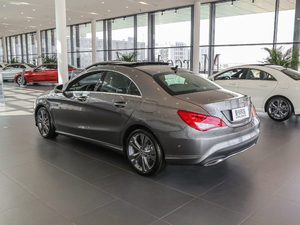 2017款改款 CLA 200 动感型 左后45度