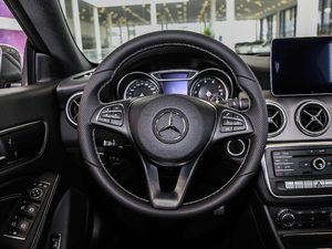 2017款改款 CLA 200 动感型 方向盘