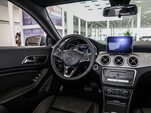 2017款改款 CLA 200 动感型 中控区