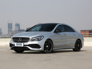 2017Ŀ CLA 220 4MATIC ǰ45