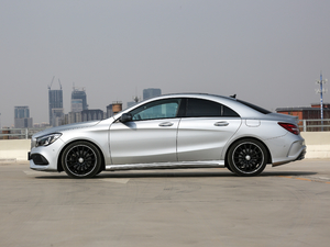 2017Ŀ CLA 220 4MATIC ࣨ