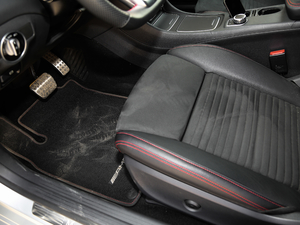 2017Ŀ CLA 220 4MATIC g