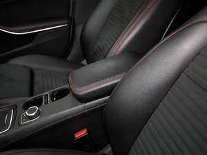 2017Ŀ CLA 220 4MATIC 