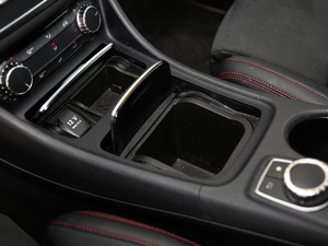 2017Ŀ CLA 220 4MATIC g