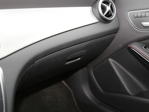 2017Ŀ CLA 220 4MATIC g