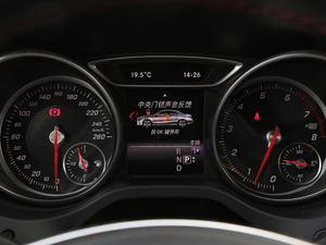 2017款改款 CLA 220 4MATIC 中控区