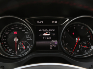 2017款改款 CLA 220 4MATIC 中控区
