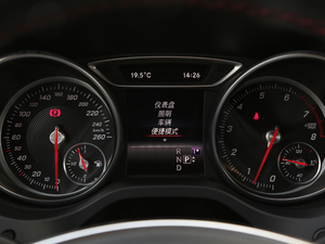 2017款改款 CLA 220 4MATIC 中控区