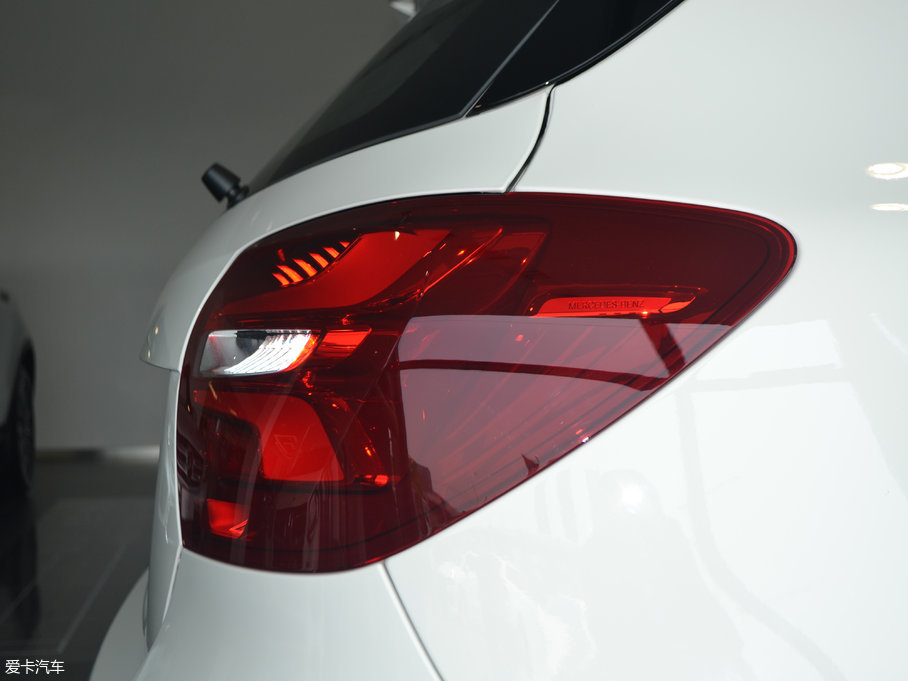 2017YA(M) A 200 Ӹ