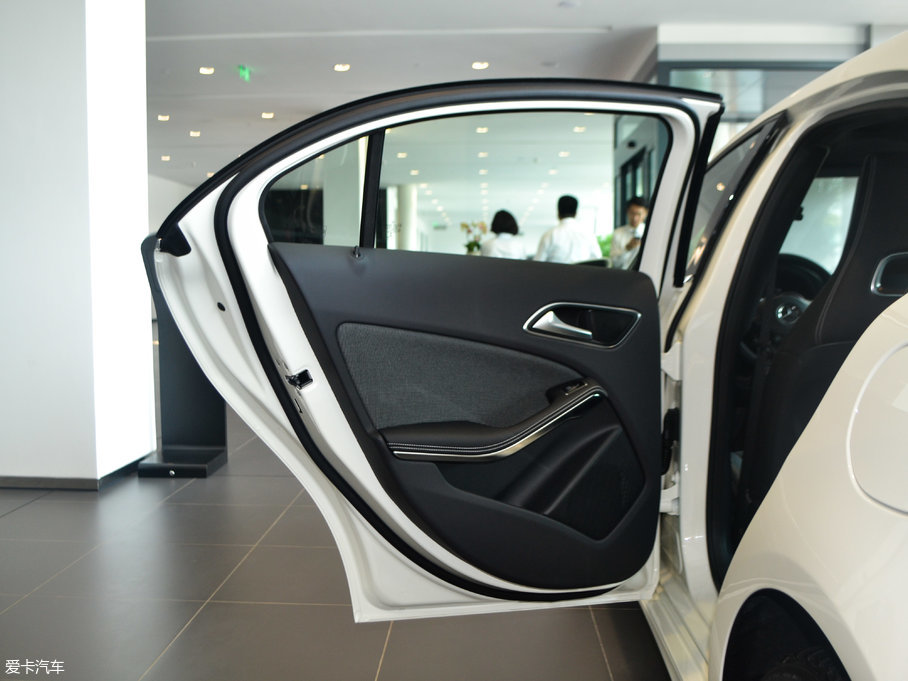 2017YA(M) A 200 Ӹ