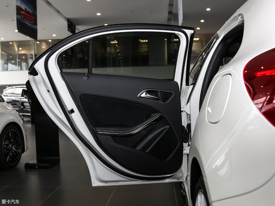 2017YA(M) A 200 O