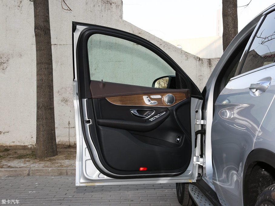 2017YGLCCoupe(M) GLC 260 4MATIC ISUV